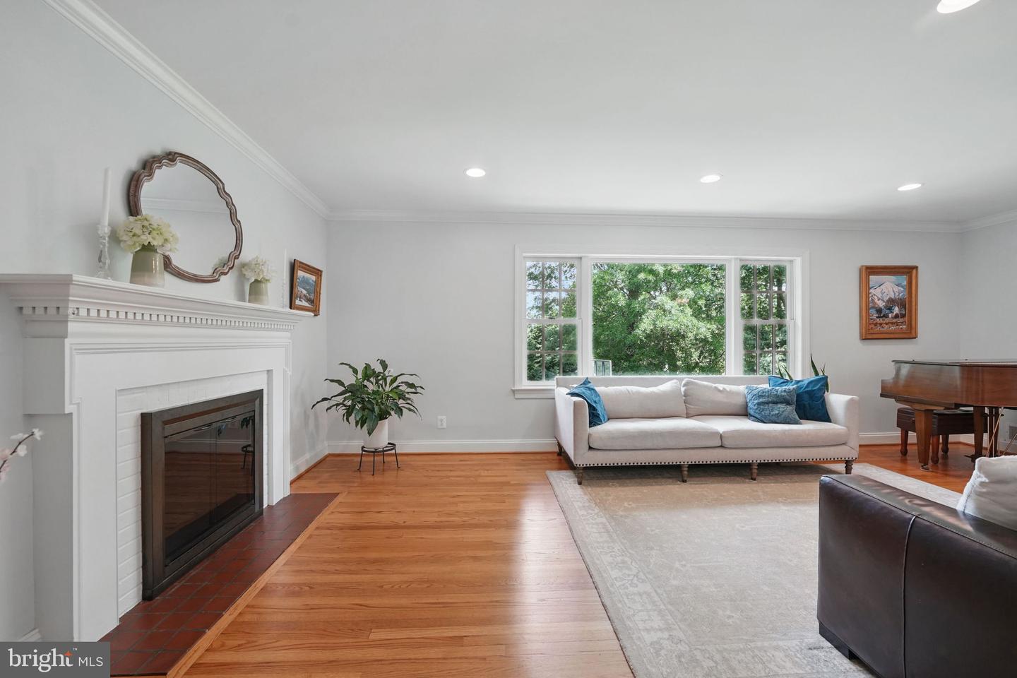 2719 N POLLARD ST, ARLINGTON, Virginia 22207, 4 Bedrooms Bedrooms, ,3 BathroomsBathrooms,Residential,For sale,2719 N POLLARD ST,VAAR2057152 MLS # VAAR2057152