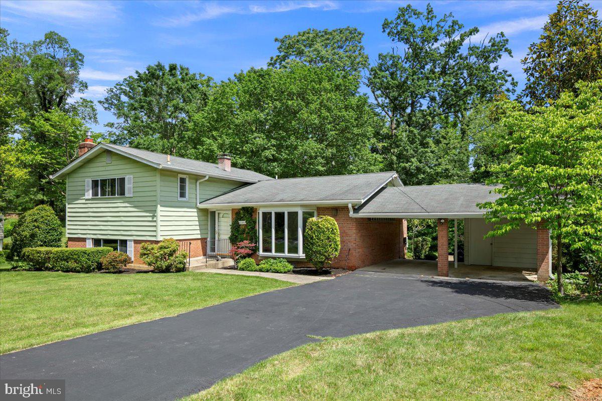 8815 BEAUCHAMP DR, ALEXANDRIA, Virginia 22309, 4 Bedrooms Bedrooms, ,3 BathroomsBathrooms,Residential,For sale,8815 BEAUCHAMP DR,VAFX2239142 MLS # VAFX2239142