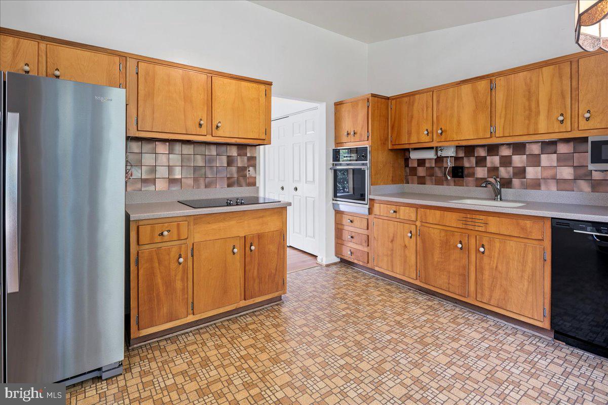 8815 BEAUCHAMP DR, ALEXANDRIA, Virginia 22309, 4 Bedrooms Bedrooms, ,3 BathroomsBathrooms,Residential,For sale,8815 BEAUCHAMP DR,VAFX2239142 MLS # VAFX2239142