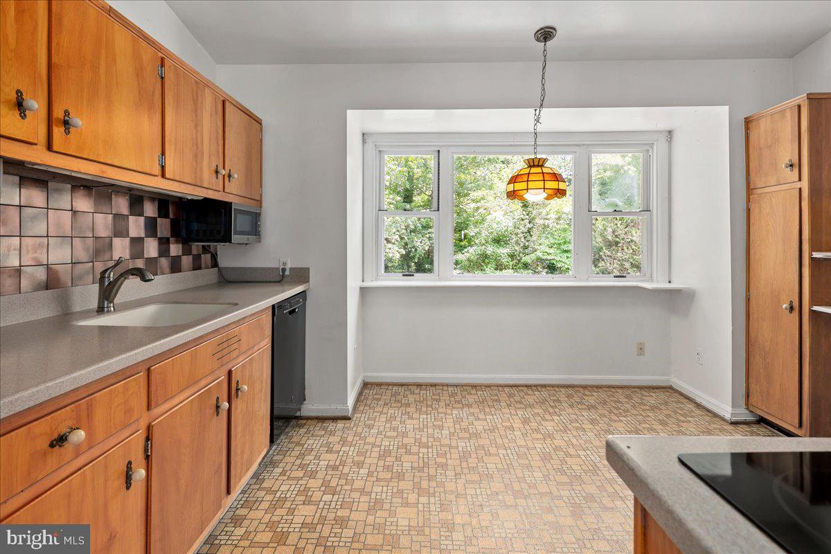 8815 BEAUCHAMP DR, ALEXANDRIA, Virginia 22309, 4 Bedrooms Bedrooms, ,3 BathroomsBathrooms,Residential,For sale,8815 BEAUCHAMP DR,VAFX2239142 MLS # VAFX2239142