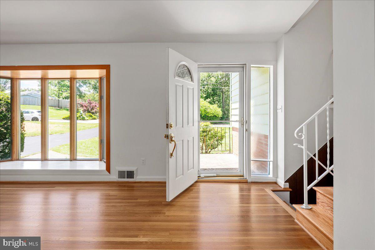 8815 BEAUCHAMP DR, ALEXANDRIA, Virginia 22309, 4 Bedrooms Bedrooms, ,3 BathroomsBathrooms,Residential,For sale,8815 BEAUCHAMP DR,VAFX2239142 MLS # VAFX2239142