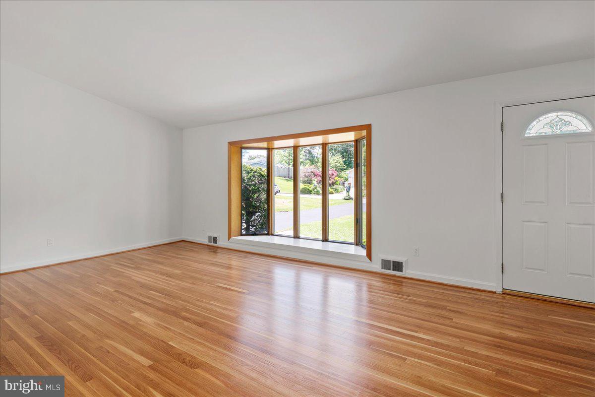 8815 BEAUCHAMP DR, ALEXANDRIA, Virginia 22309, 4 Bedrooms Bedrooms, ,3 BathroomsBathrooms,Residential,For sale,8815 BEAUCHAMP DR,VAFX2239142 MLS # VAFX2239142
