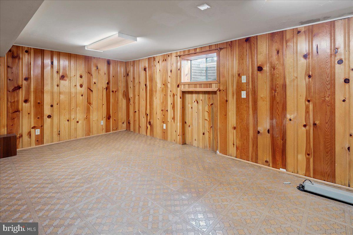 8815 BEAUCHAMP DR, ALEXANDRIA, Virginia 22309, 4 Bedrooms Bedrooms, ,3 BathroomsBathrooms,Residential,For sale,8815 BEAUCHAMP DR,VAFX2239142 MLS # VAFX2239142