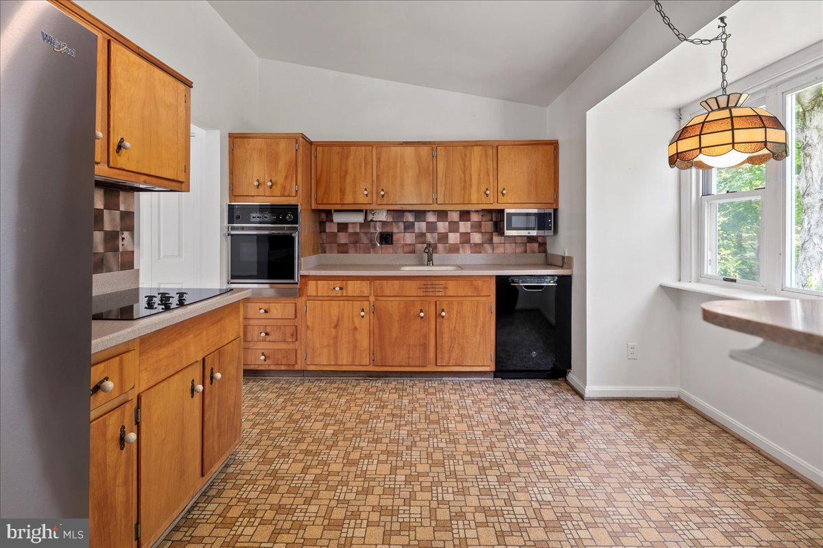 8815 BEAUCHAMP DR, ALEXANDRIA, Virginia 22309, 4 Bedrooms Bedrooms, ,3 BathroomsBathrooms,Residential,For sale,8815 BEAUCHAMP DR,VAFX2239142 MLS # VAFX2239142