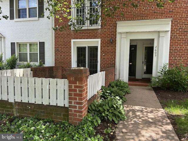 2605 SOUTH WALTER REED DR #A, ARLINGTON, Virginia 22206, 2 Bedrooms Bedrooms, ,1 BathroomBathrooms,Residential,For sale,2605 SOUTH WALTER REED DR #A,VAAR2057172 MLS # VAAR2057172
