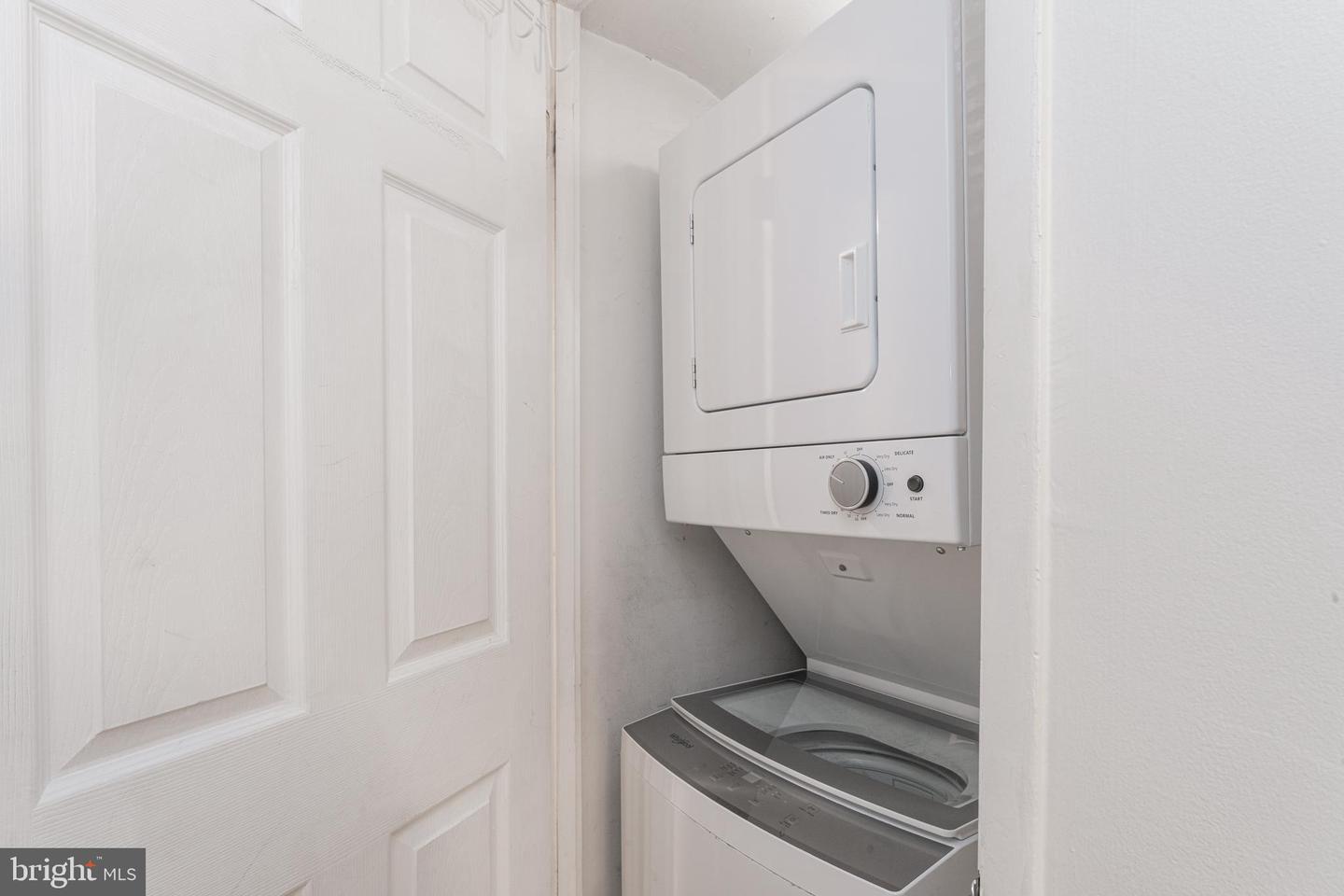 2605 SOUTH WALTER REED DR #A, ARLINGTON, Virginia 22206, 2 Bedrooms Bedrooms, ,1 BathroomBathrooms,Residential,For sale,2605 SOUTH WALTER REED DR #A,VAAR2057172 MLS # VAAR2057172