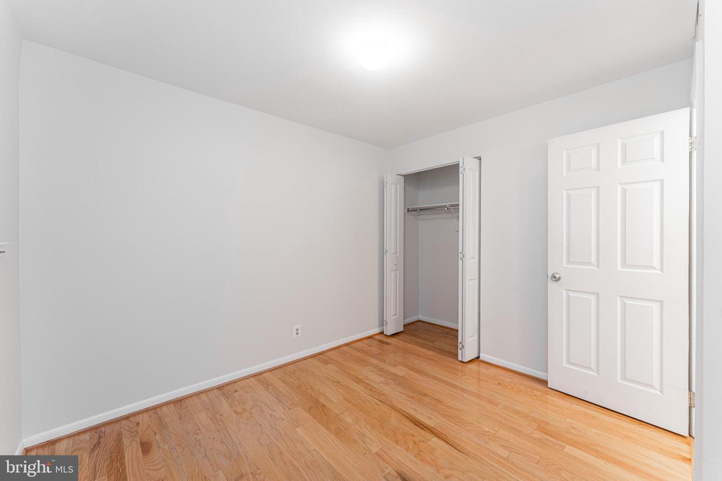 2605 SOUTH WALTER REED DR #A, ARLINGTON, Virginia 22206, 2 Bedrooms Bedrooms, ,1 BathroomBathrooms,Residential,For sale,2605 SOUTH WALTER REED DR #A,VAAR2057172 MLS # VAAR2057172