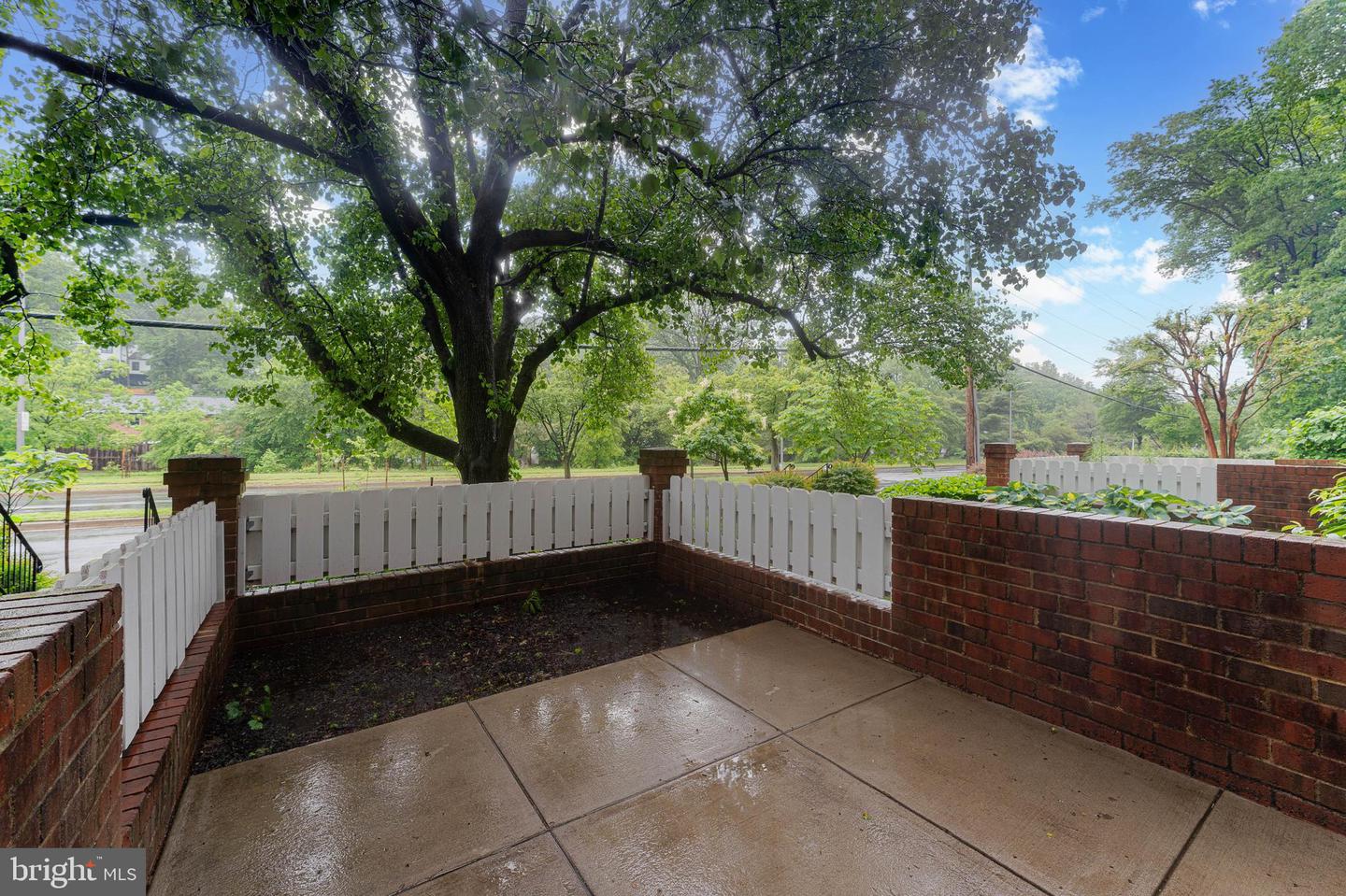 2605 SOUTH WALTER REED DR #A, ARLINGTON, Virginia 22206, 2 Bedrooms Bedrooms, ,1 BathroomBathrooms,Residential,For sale,2605 SOUTH WALTER REED DR #A,VAAR2057172 MLS # VAAR2057172
