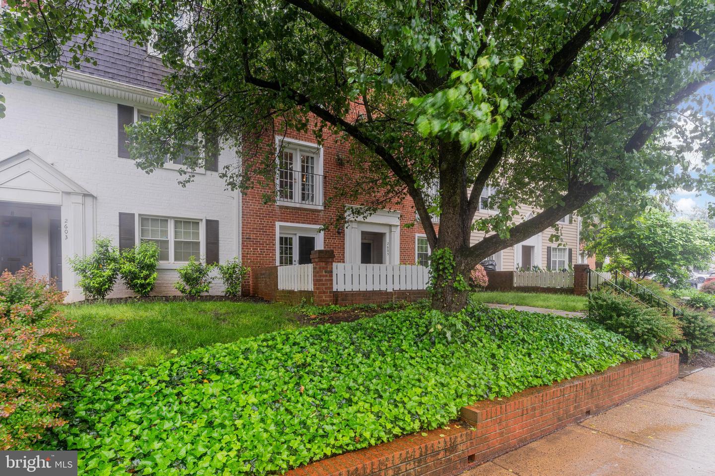 2605 SOUTH WALTER REED DR #A, ARLINGTON, Virginia 22206, 2 Bedrooms Bedrooms, ,1 BathroomBathrooms,Residential,For sale,2605 SOUTH WALTER REED DR #A,VAAR2057172 MLS # VAAR2057172