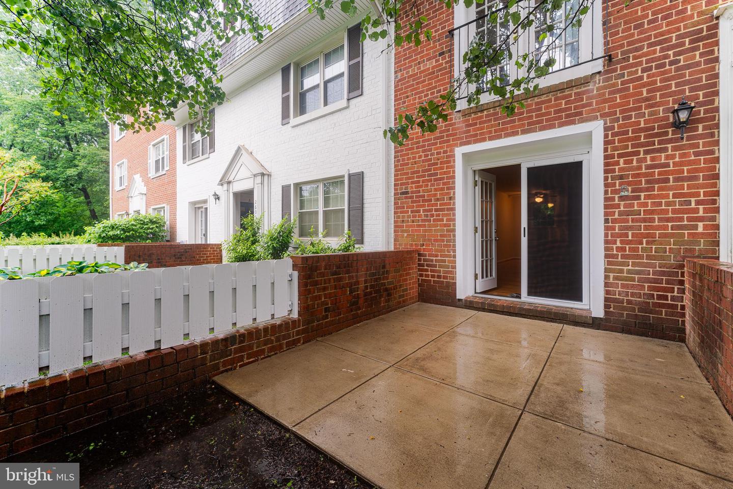2605 SOUTH WALTER REED DR #A, ARLINGTON, Virginia 22206, 2 Bedrooms Bedrooms, ,1 BathroomBathrooms,Residential,For sale,2605 SOUTH WALTER REED DR #A,VAAR2057172 MLS # VAAR2057172