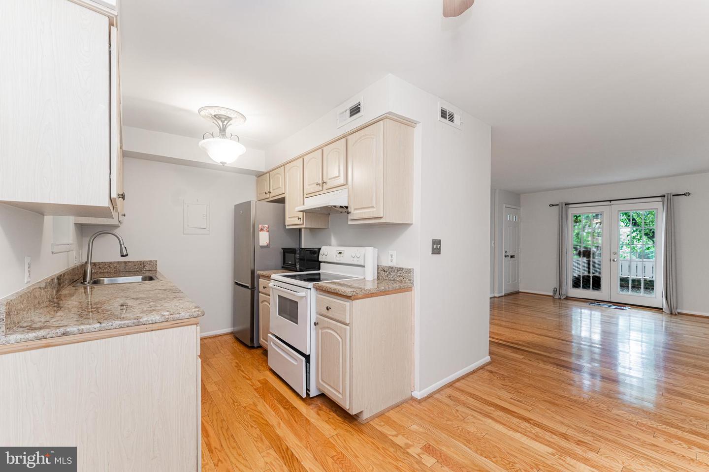 2605 SOUTH WALTER REED DR #A, ARLINGTON, Virginia 22206, 2 Bedrooms Bedrooms, ,1 BathroomBathrooms,Residential,For sale,2605 SOUTH WALTER REED DR #A,VAAR2057172 MLS # VAAR2057172