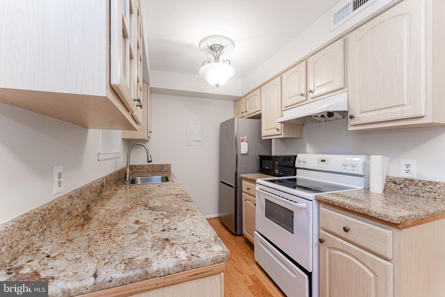 2605 SOUTH WALTER REED DR #A, ARLINGTON, Virginia 22206, 2 Bedrooms Bedrooms, ,1 BathroomBathrooms,Residential,For sale,2605 SOUTH WALTER REED DR #A,VAAR2057172 MLS # VAAR2057172