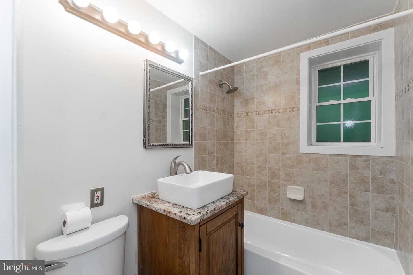 2605 SOUTH WALTER REED DR #A, ARLINGTON, Virginia 22206, 2 Bedrooms Bedrooms, ,1 BathroomBathrooms,Residential,For sale,2605 SOUTH WALTER REED DR #A,VAAR2057172 MLS # VAAR2057172