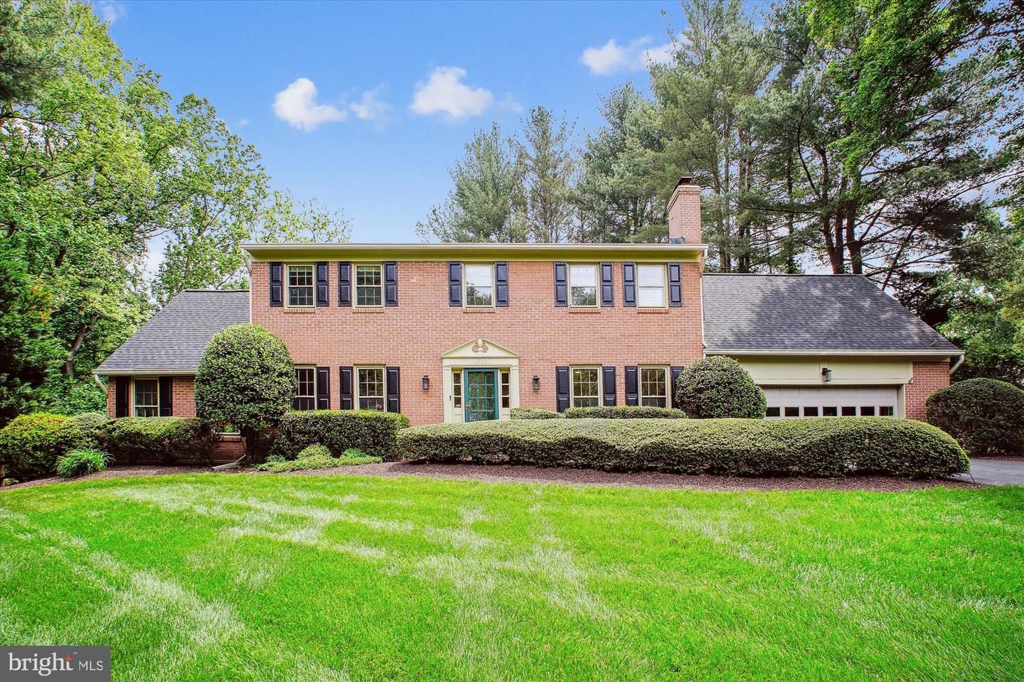 9532 LOCUST HILL DR, GREAT FALLS, Virginia 22066, 5 Bedrooms Bedrooms, ,3 BathroomsBathrooms,Residential,For sale,9532 LOCUST HILL DR,VAFX2239222 MLS # VAFX2239222