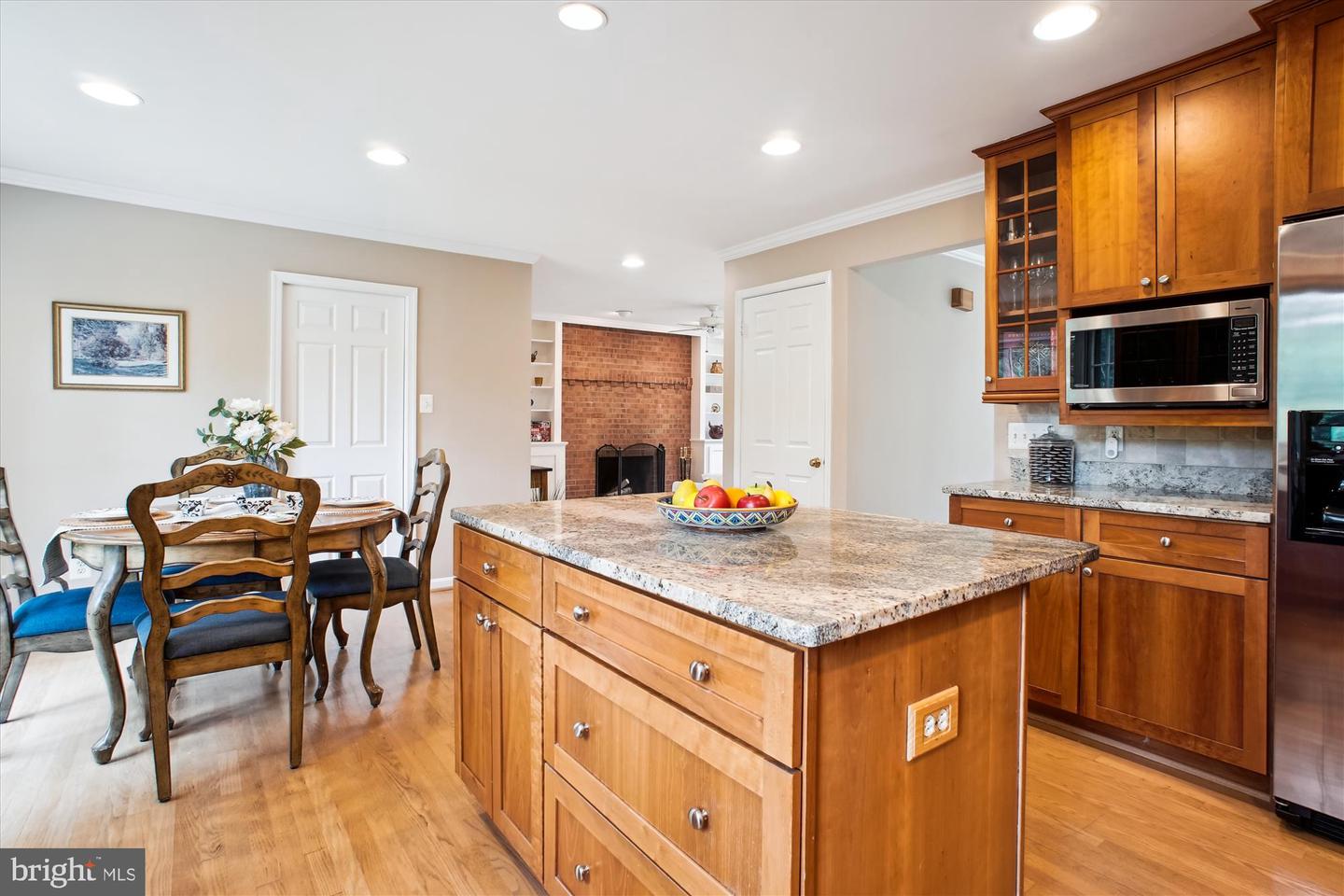 9532 LOCUST HILL DR, GREAT FALLS, Virginia 22066, 5 Bedrooms Bedrooms, ,3 BathroomsBathrooms,Residential,For sale,9532 LOCUST HILL DR,VAFX2239222 MLS # VAFX2239222