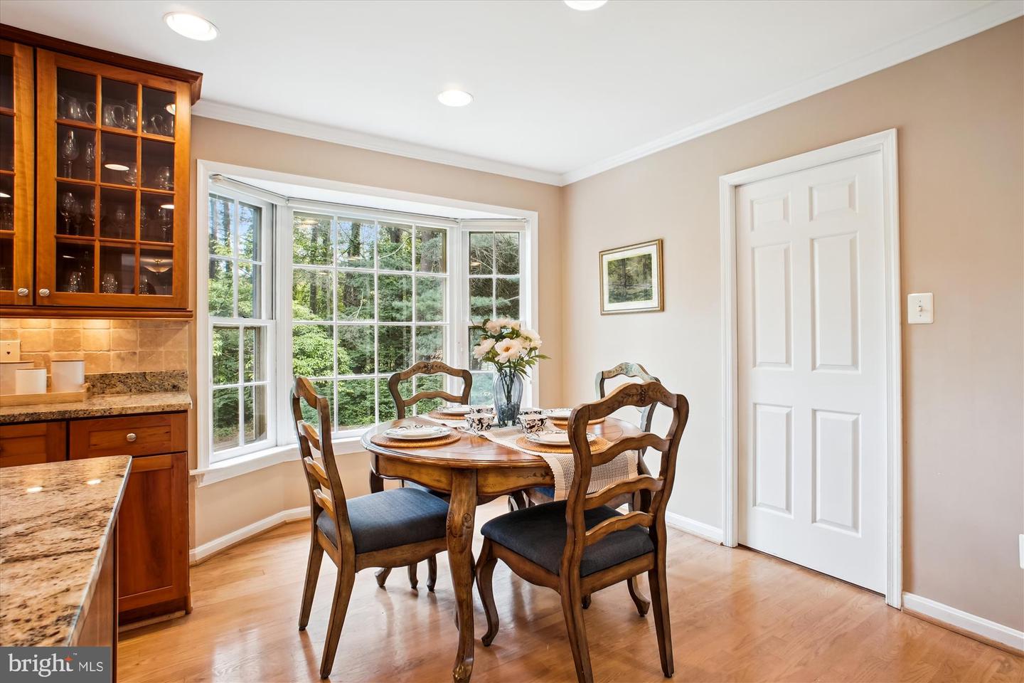9532 LOCUST HILL DR, GREAT FALLS, Virginia 22066, 5 Bedrooms Bedrooms, ,3 BathroomsBathrooms,Residential,For sale,9532 LOCUST HILL DR,VAFX2239222 MLS # VAFX2239222