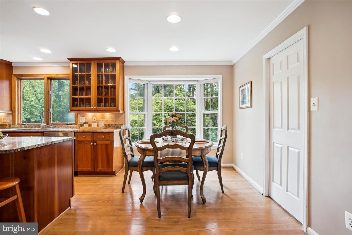 9532 LOCUST HILL DR, GREAT FALLS, Virginia 22066, 5 Bedrooms Bedrooms, ,3 BathroomsBathrooms,Residential,For sale,9532 LOCUST HILL DR,VAFX2239222 MLS # VAFX2239222