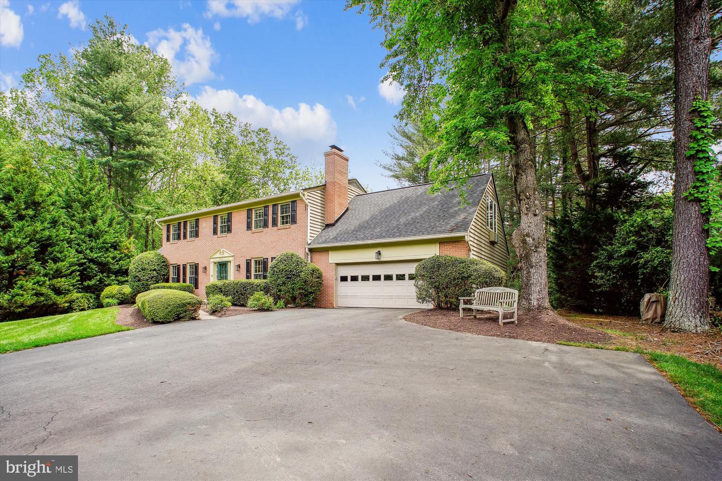 9532 LOCUST HILL DR, GREAT FALLS, Virginia 22066, 5 Bedrooms Bedrooms, ,3 BathroomsBathrooms,Residential,For sale,9532 LOCUST HILL DR,VAFX2239222 MLS # VAFX2239222