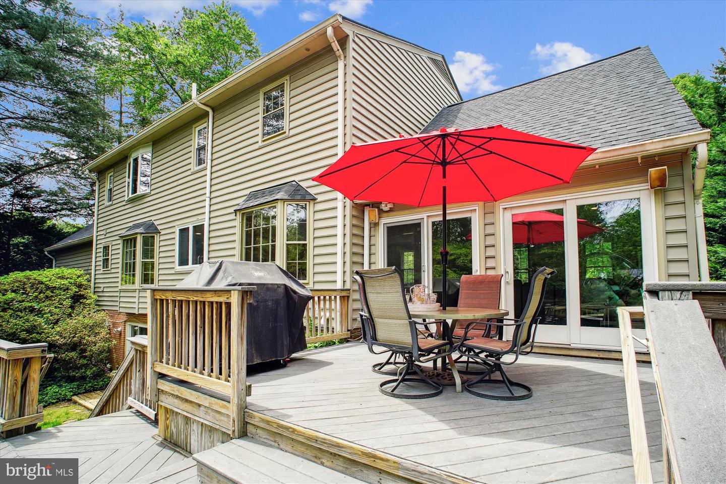 9532 LOCUST HILL DR, GREAT FALLS, Virginia 22066, 5 Bedrooms Bedrooms, ,3 BathroomsBathrooms,Residential,For sale,9532 LOCUST HILL DR,VAFX2239222 MLS # VAFX2239222