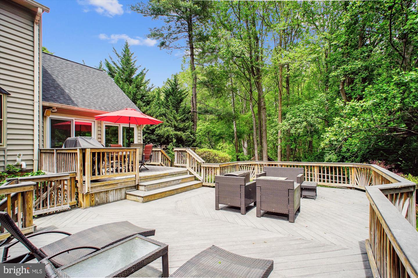9532 LOCUST HILL DR, GREAT FALLS, Virginia 22066, 5 Bedrooms Bedrooms, ,3 BathroomsBathrooms,Residential,For sale,9532 LOCUST HILL DR,VAFX2239222 MLS # VAFX2239222