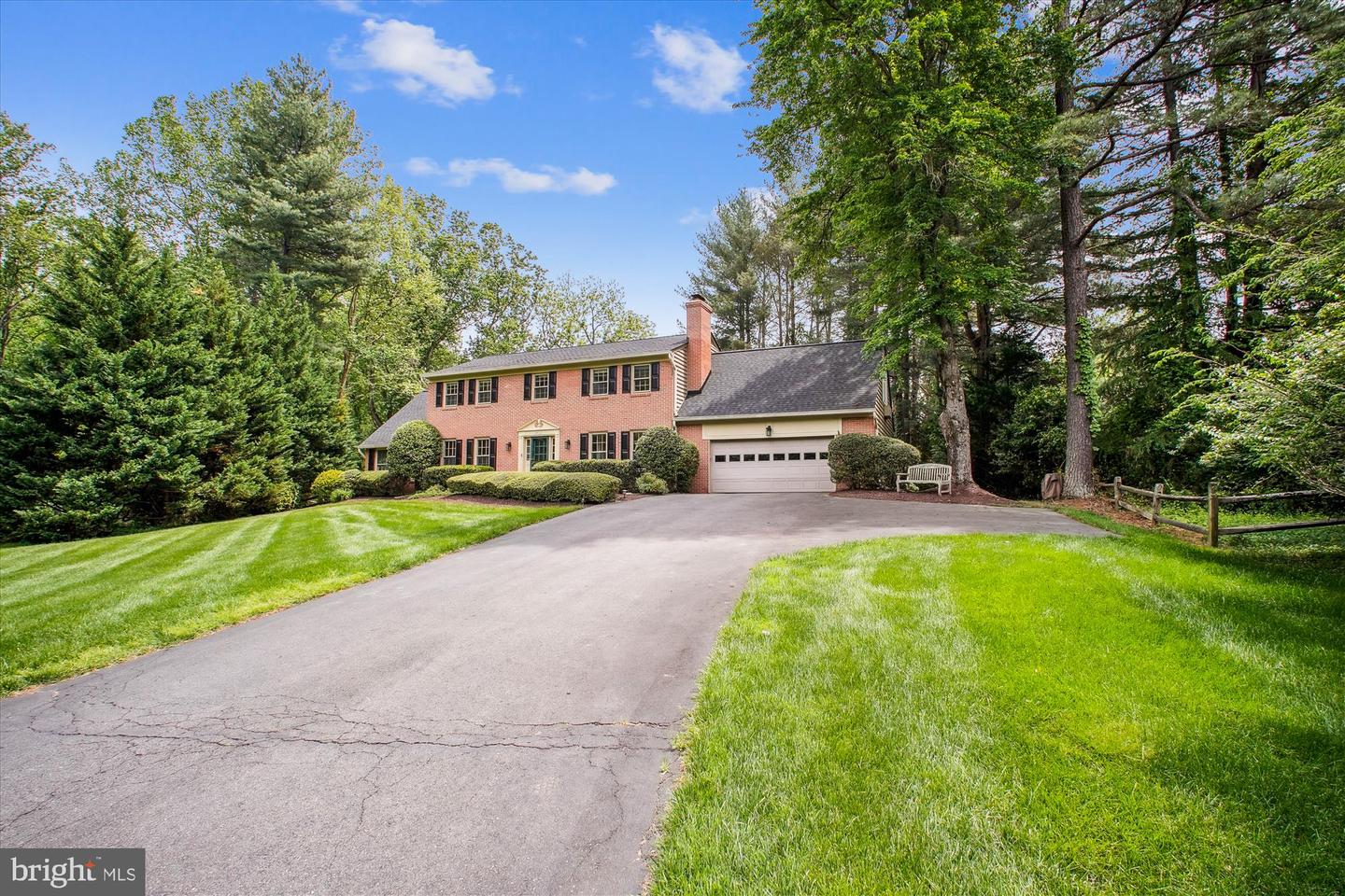 9532 LOCUST HILL DR, GREAT FALLS, Virginia 22066, 5 Bedrooms Bedrooms, ,3 BathroomsBathrooms,Residential,For sale,9532 LOCUST HILL DR,VAFX2239222 MLS # VAFX2239222