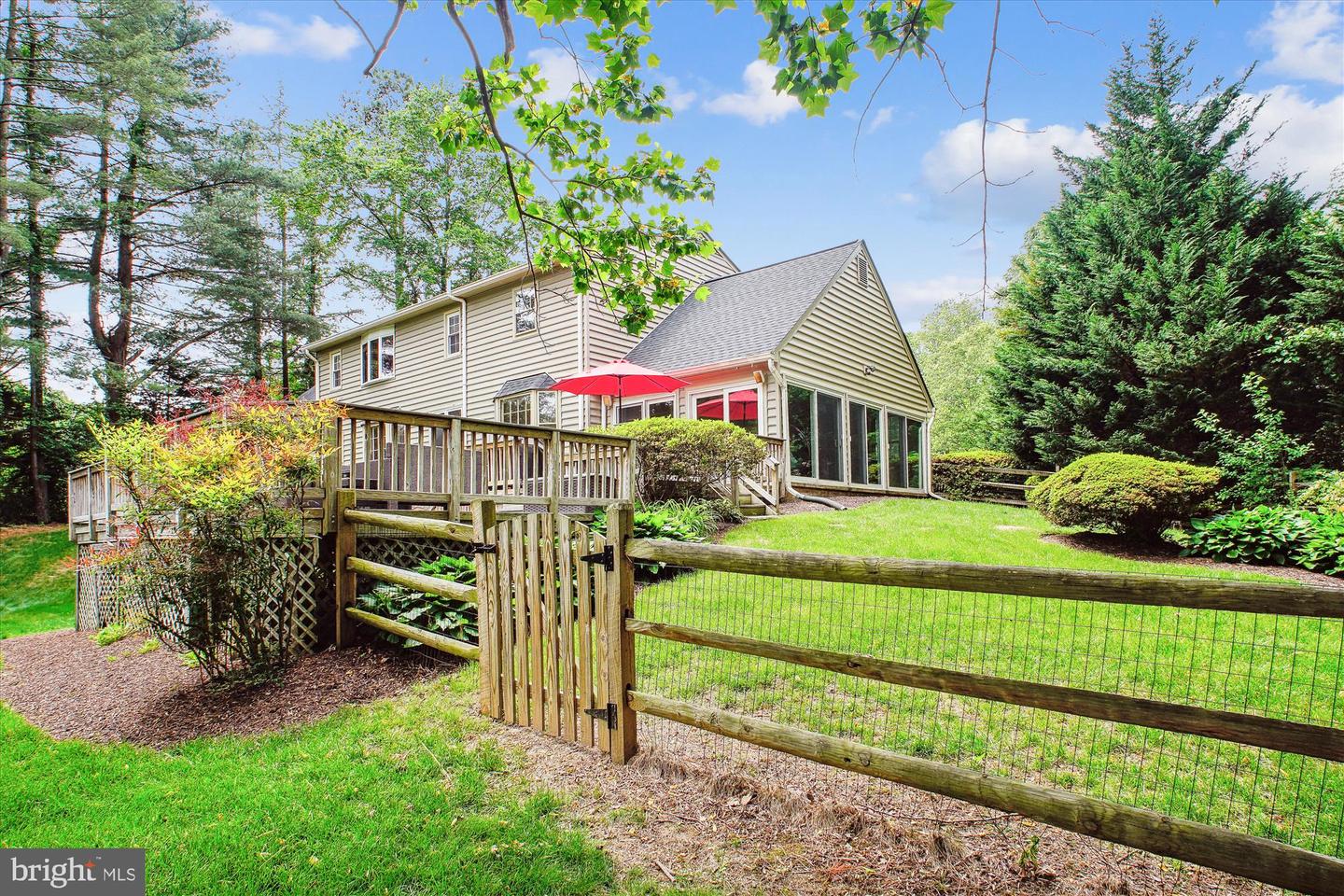 9532 LOCUST HILL DR, GREAT FALLS, Virginia 22066, 5 Bedrooms Bedrooms, ,3 BathroomsBathrooms,Residential,For sale,9532 LOCUST HILL DR,VAFX2239222 MLS # VAFX2239222