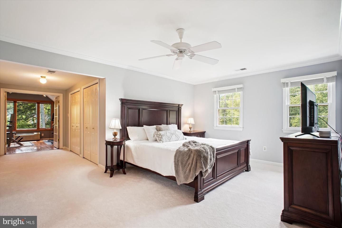 9532 LOCUST HILL DR, GREAT FALLS, Virginia 22066, 5 Bedrooms Bedrooms, ,3 BathroomsBathrooms,Residential,For sale,9532 LOCUST HILL DR,VAFX2239222 MLS # VAFX2239222