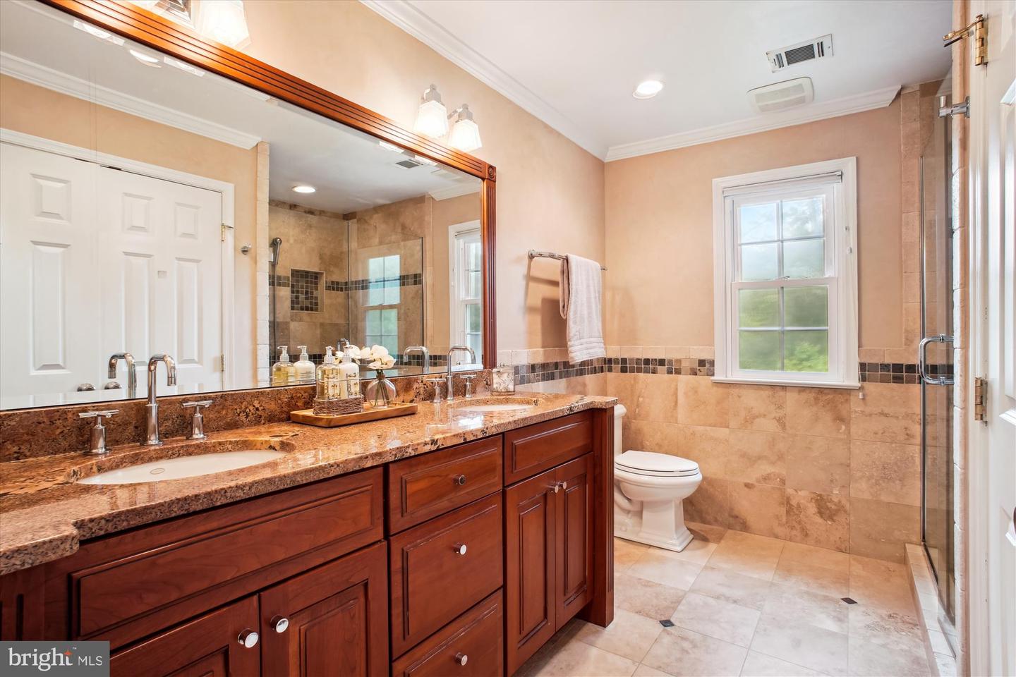 9532 LOCUST HILL DR, GREAT FALLS, Virginia 22066, 5 Bedrooms Bedrooms, ,3 BathroomsBathrooms,Residential,For sale,9532 LOCUST HILL DR,VAFX2239222 MLS # VAFX2239222