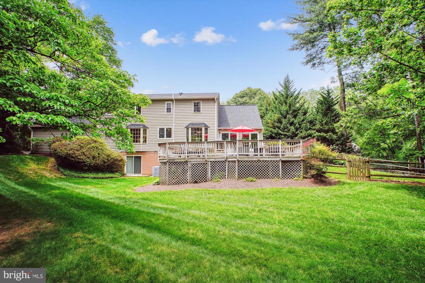 9532 LOCUST HILL DR, GREAT FALLS, Virginia 22066, 5 Bedrooms Bedrooms, ,3 BathroomsBathrooms,Residential,For sale,9532 LOCUST HILL DR,VAFX2239222 MLS # VAFX2239222