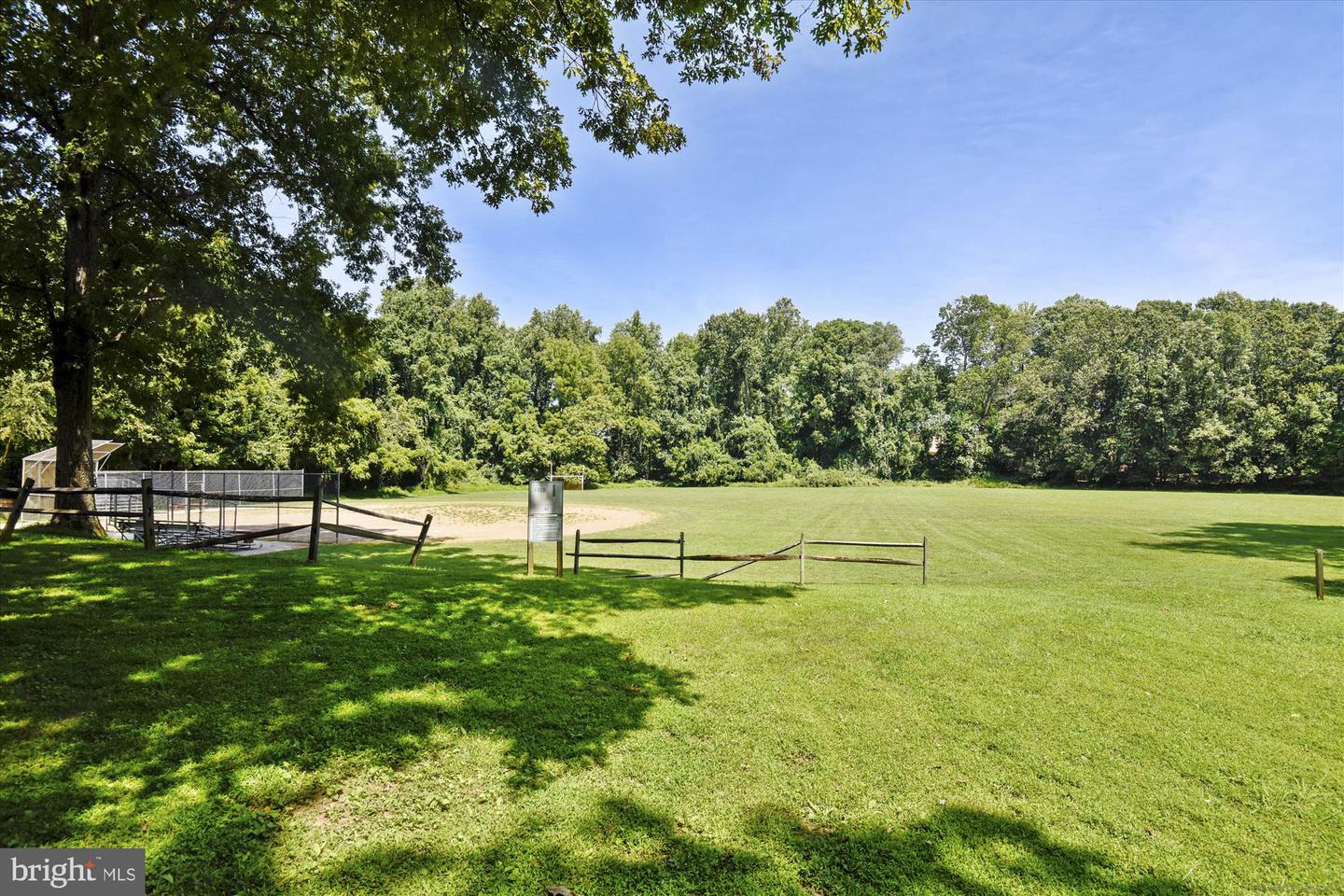 9532 LOCUST HILL DR, GREAT FALLS, Virginia 22066, 5 Bedrooms Bedrooms, ,3 BathroomsBathrooms,Residential,For sale,9532 LOCUST HILL DR,VAFX2239222 MLS # VAFX2239222