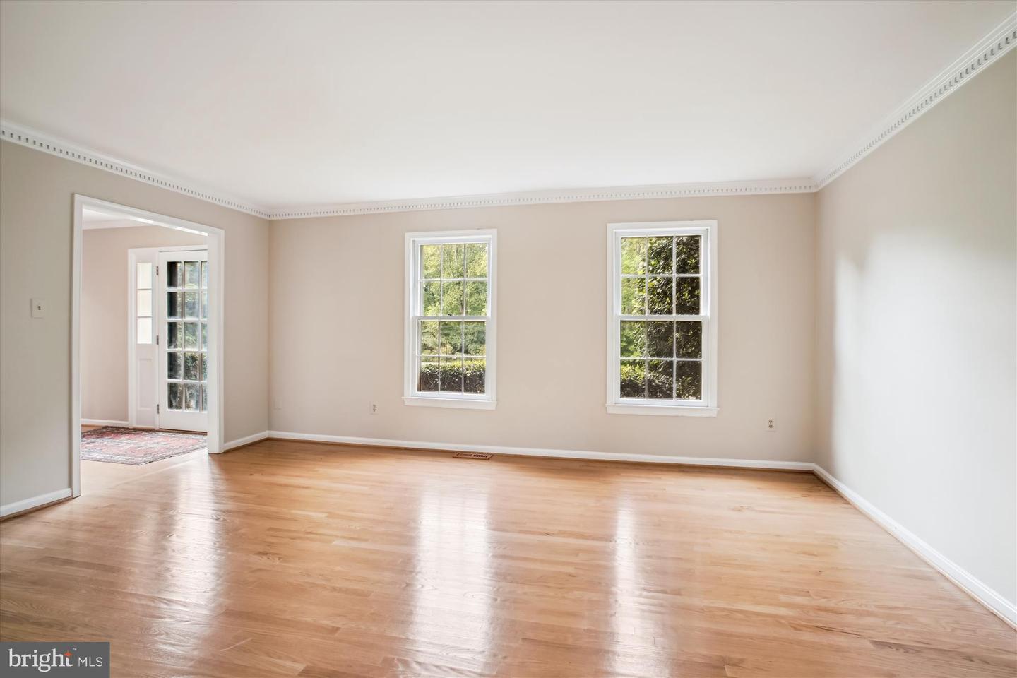 9532 LOCUST HILL DR, GREAT FALLS, Virginia 22066, 5 Bedrooms Bedrooms, ,3 BathroomsBathrooms,Residential,For sale,9532 LOCUST HILL DR,VAFX2239222 MLS # VAFX2239222