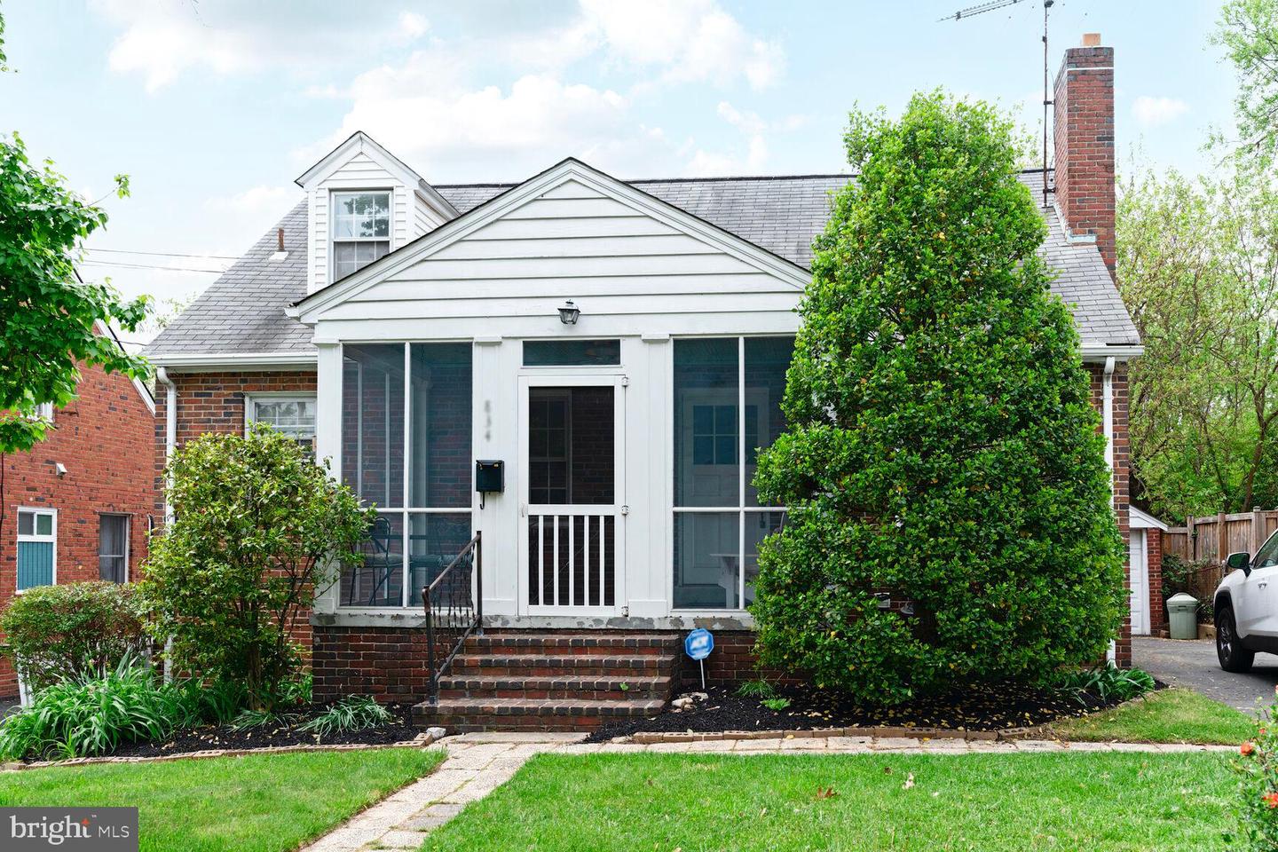 834 N ABINGDON ST, ARLINGTON, Virginia 22203, 4 Bedrooms Bedrooms, ,2 BathroomsBathrooms,Residential,For sale,834 N ABINGDON ST,VAAR2057106 MLS # VAAR2057106