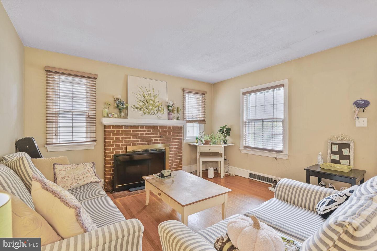 834 N ABINGDON ST, ARLINGTON, Virginia 22203, 4 Bedrooms Bedrooms, ,2 BathroomsBathrooms,Residential,For sale,834 N ABINGDON ST,VAAR2057106 MLS # VAAR2057106