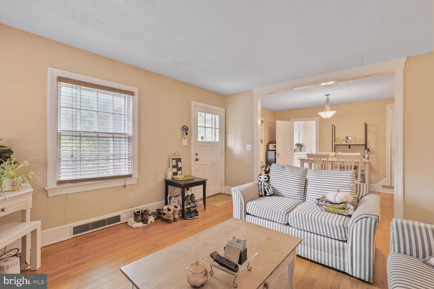 834 N ABINGDON ST, ARLINGTON, Virginia 22203, 4 Bedrooms Bedrooms, ,2 BathroomsBathrooms,Residential,For sale,834 N ABINGDON ST,VAAR2057106 MLS # VAAR2057106