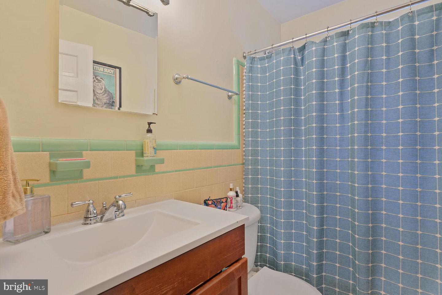 834 N ABINGDON ST, ARLINGTON, Virginia 22203, 4 Bedrooms Bedrooms, ,2 BathroomsBathrooms,Residential,For sale,834 N ABINGDON ST,VAAR2057106 MLS # VAAR2057106