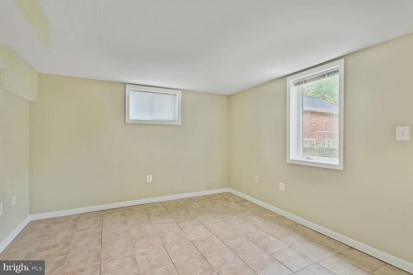 834 N ABINGDON ST, ARLINGTON, Virginia 22203, 4 Bedrooms Bedrooms, ,2 BathroomsBathrooms,Residential,For sale,834 N ABINGDON ST,VAAR2057106 MLS # VAAR2057106