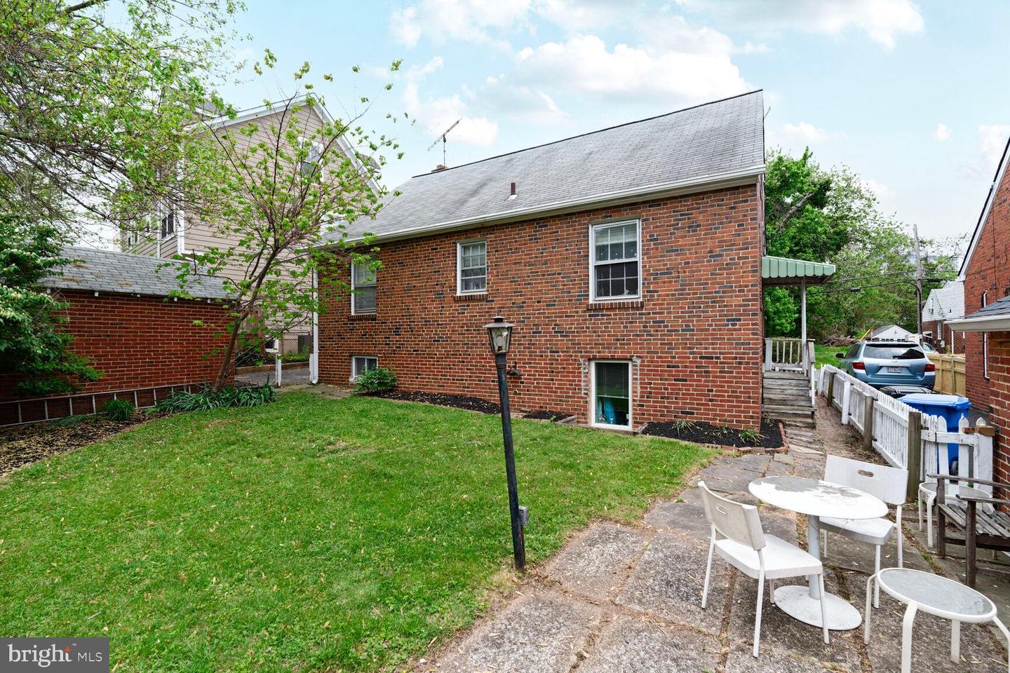 834 N ABINGDON ST, ARLINGTON, Virginia 22203, 4 Bedrooms Bedrooms, ,2 BathroomsBathrooms,Residential,For sale,834 N ABINGDON ST,VAAR2057106 MLS # VAAR2057106