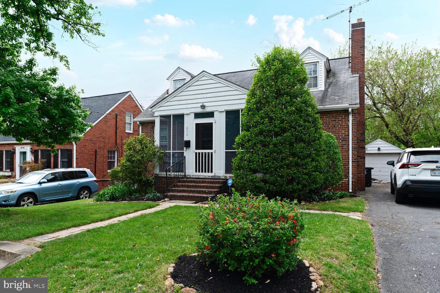 834 N ABINGDON ST, ARLINGTON, Virginia 22203, 4 Bedrooms Bedrooms, ,2 BathroomsBathrooms,Residential,For sale,834 N ABINGDON ST,VAAR2057106 MLS # VAAR2057106