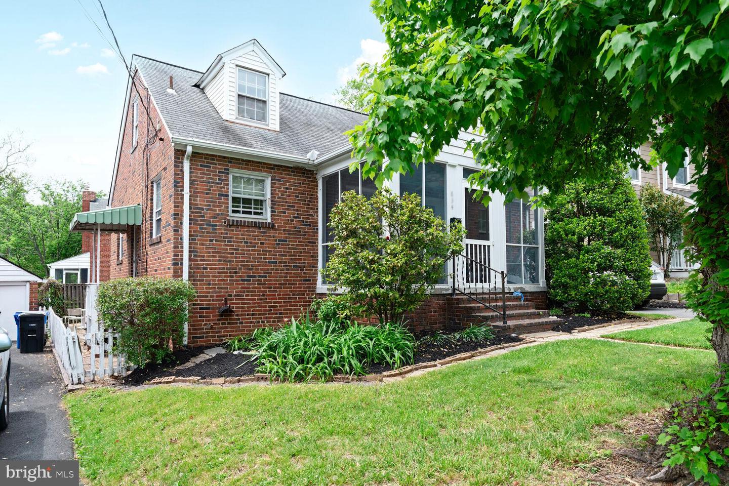 834 N ABINGDON ST, ARLINGTON, Virginia 22203, 4 Bedrooms Bedrooms, ,2 BathroomsBathrooms,Residential,For sale,834 N ABINGDON ST,VAAR2057106 MLS # VAAR2057106