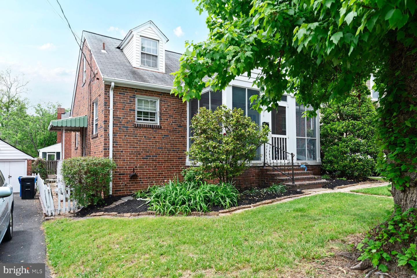 834 N ABINGDON ST, ARLINGTON, Virginia 22203, 4 Bedrooms Bedrooms, ,2 BathroomsBathrooms,Residential,For sale,834 N ABINGDON ST,VAAR2057106 MLS # VAAR2057106