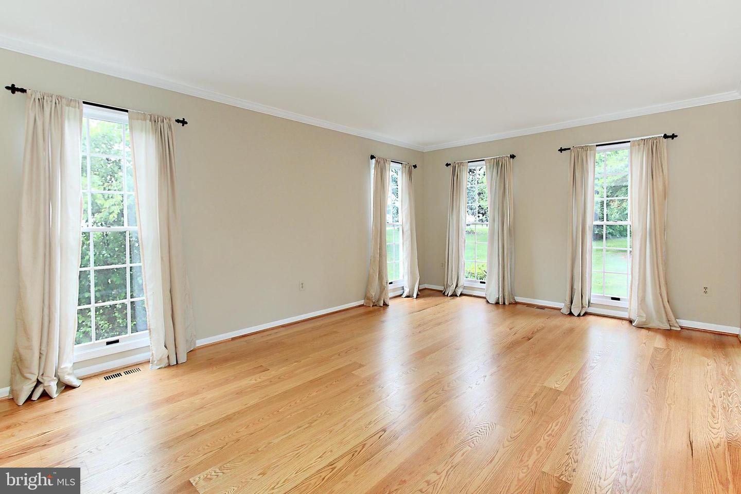 15331 OAKMERE PL, CENTREVILLE, Virginia 20120, 4 Bedrooms Bedrooms, ,4 BathroomsBathrooms,Residential,For sale,15331 OAKMERE PL,VAFX2239026 MLS # VAFX2239026