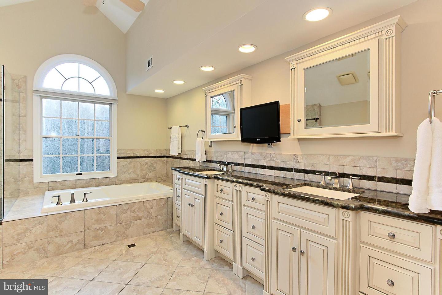 15331 OAKMERE PL, CENTREVILLE, Virginia 20120, 4 Bedrooms Bedrooms, ,4 BathroomsBathrooms,Residential,For sale,15331 OAKMERE PL,VAFX2239026 MLS # VAFX2239026