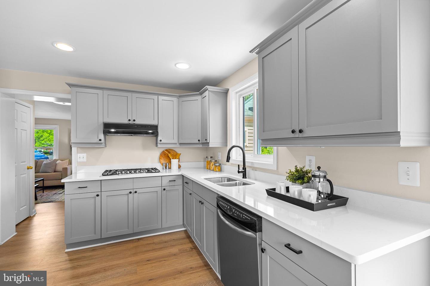 5802 15TH ST N, ARLINGTON, Virginia 22205, 4 Bedrooms Bedrooms, ,2 BathroomsBathrooms,Residential,For sale,5802 15TH ST N,VAAR2057136 MLS # VAAR2057136