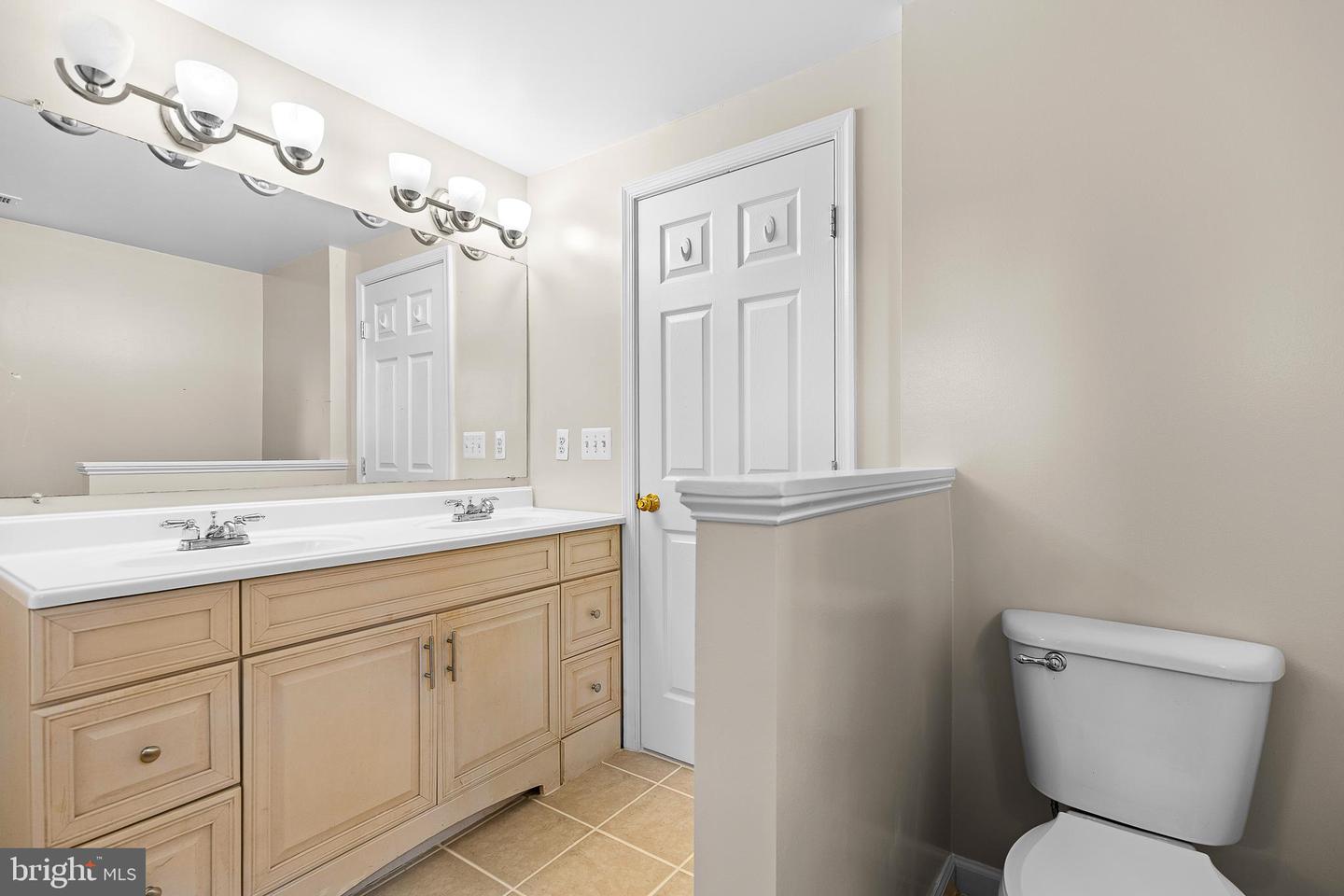 5802 15TH ST N, ARLINGTON, Virginia 22205, 4 Bedrooms Bedrooms, ,2 BathroomsBathrooms,Residential,For sale,5802 15TH ST N,VAAR2057136 MLS # VAAR2057136