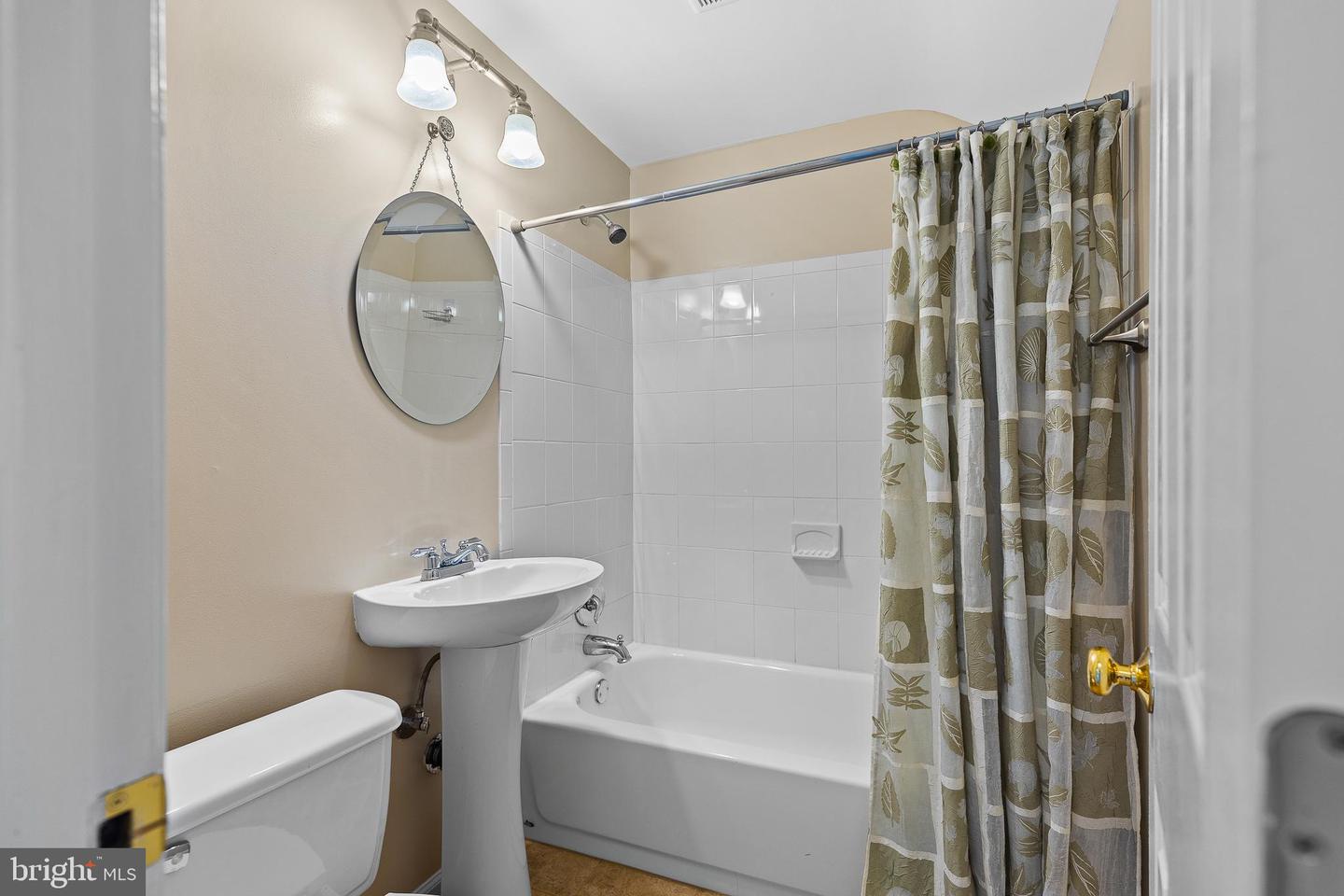 5802 15TH ST N, ARLINGTON, Virginia 22205, 4 Bedrooms Bedrooms, ,2 BathroomsBathrooms,Residential,For sale,5802 15TH ST N,VAAR2057136 MLS # VAAR2057136