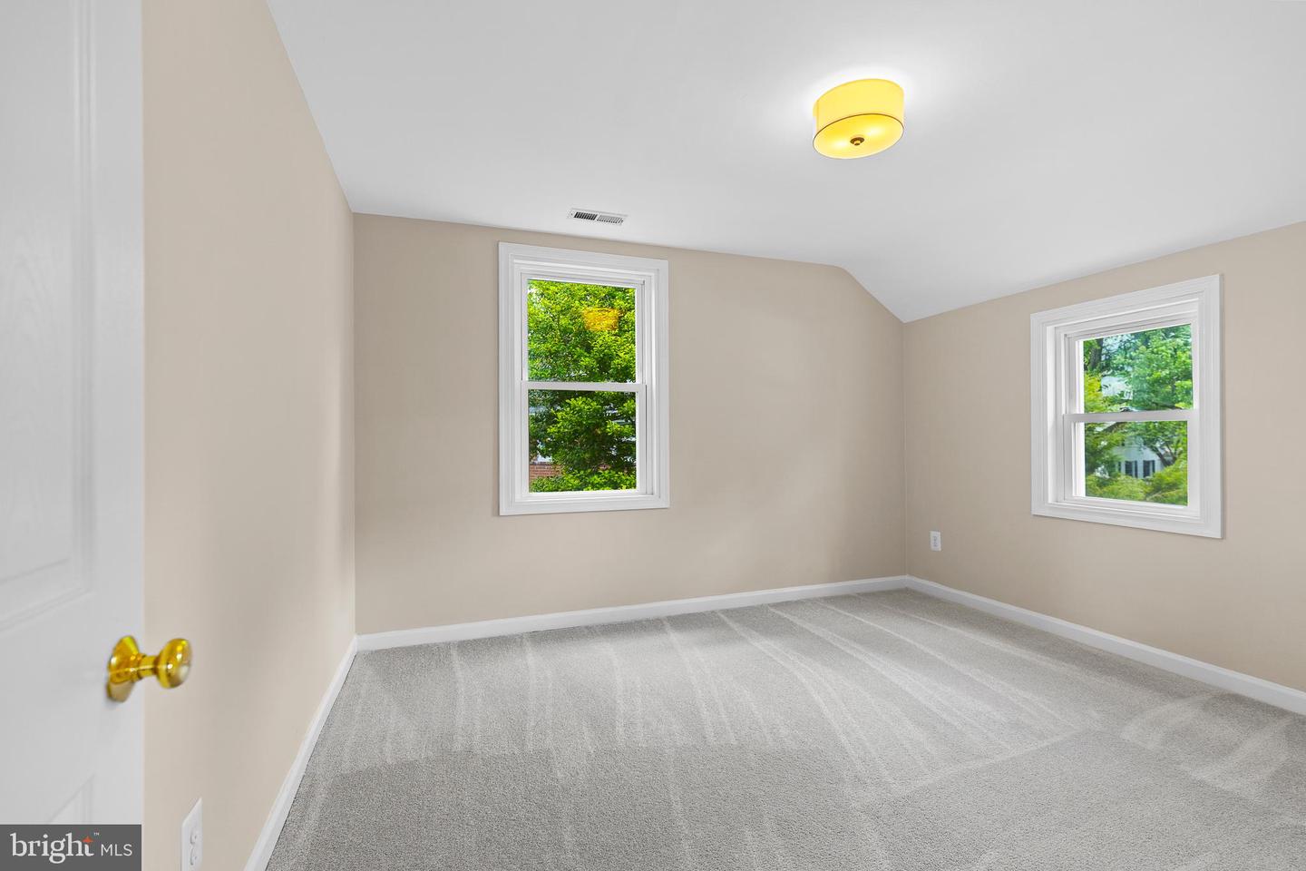 5802 15TH ST N, ARLINGTON, Virginia 22205, 4 Bedrooms Bedrooms, ,2 BathroomsBathrooms,Residential,For sale,5802 15TH ST N,VAAR2057136 MLS # VAAR2057136