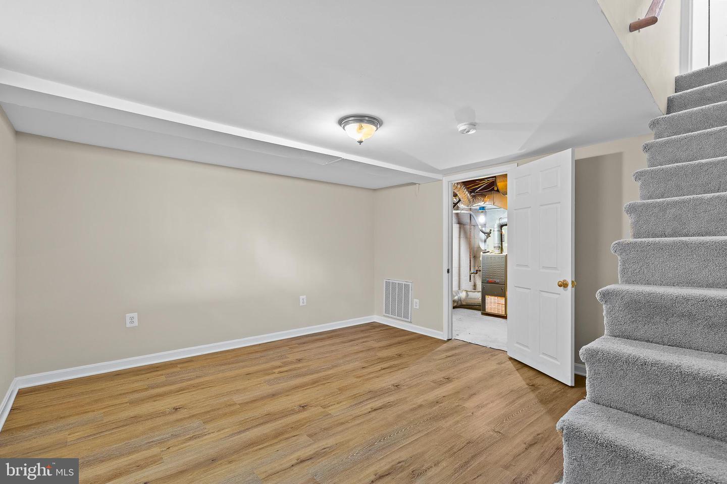 5802 15TH ST N, ARLINGTON, Virginia 22205, 4 Bedrooms Bedrooms, ,2 BathroomsBathrooms,Residential,For sale,5802 15TH ST N,VAAR2057136 MLS # VAAR2057136