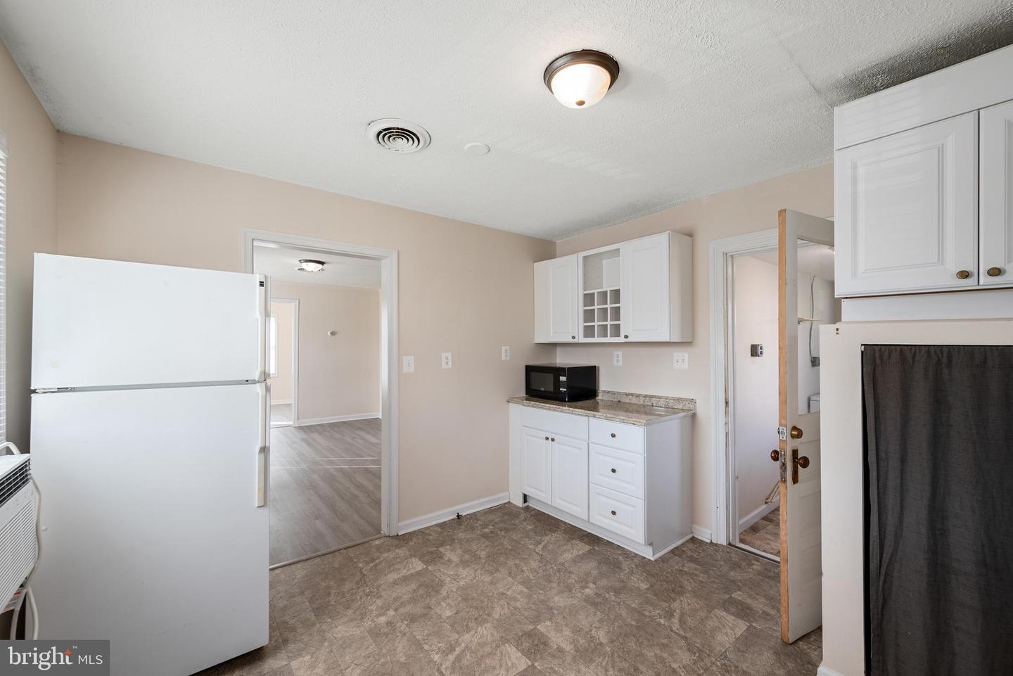 3544 PAPERMILL RD, WINCHESTER, Virginia 22602, 3 Bedrooms Bedrooms, ,1 BathroomBathrooms,Residential,For sale,3544 PAPERMILL RD,VAFV2034008 MLS # VAFV2034008