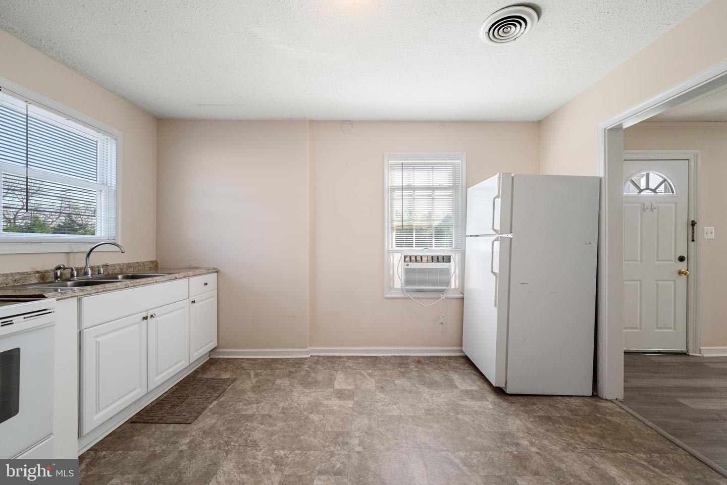 3544 PAPERMILL RD, WINCHESTER, Virginia 22602, 3 Bedrooms Bedrooms, ,1 BathroomBathrooms,Residential,For sale,3544 PAPERMILL RD,VAFV2034008 MLS # VAFV2034008