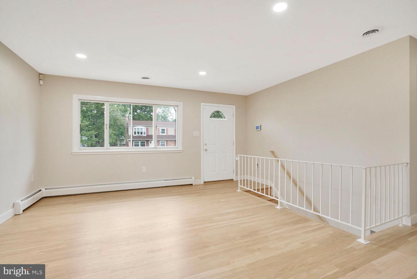 3809 CLAREMONT LN, WOODBRIDGE, Virginia 22193, 5 Bedrooms Bedrooms, ,2 BathroomsBathrooms,Residential,For sale,3809 CLAREMONT LN,VAPW2094224 MLS # VAPW2094224